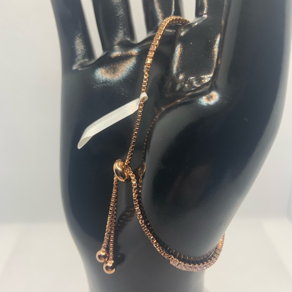 DIAMOND BUTTERFLY ADJUSTABLE BRACELET - Picture 7 of 8